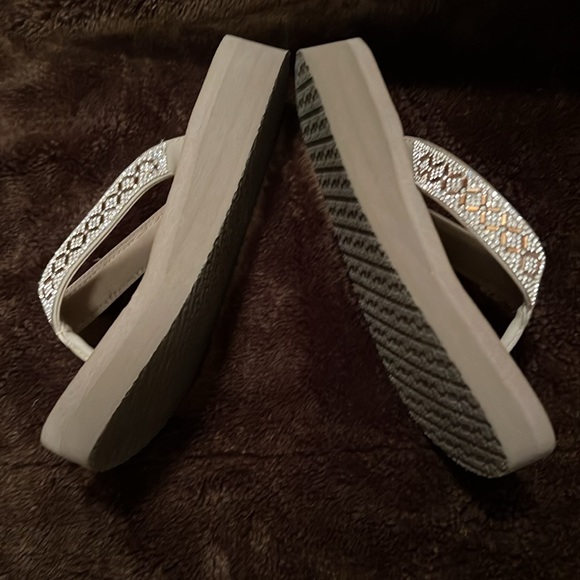 💖PRICE DROP💖Sketchers YOGA FOAM RHINESTONE THONG SANDALS.EXCELLENT CONDITION🩷 - Picture 5 of 8